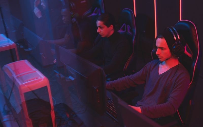 プロゲーマーとはどんな人たちなのか